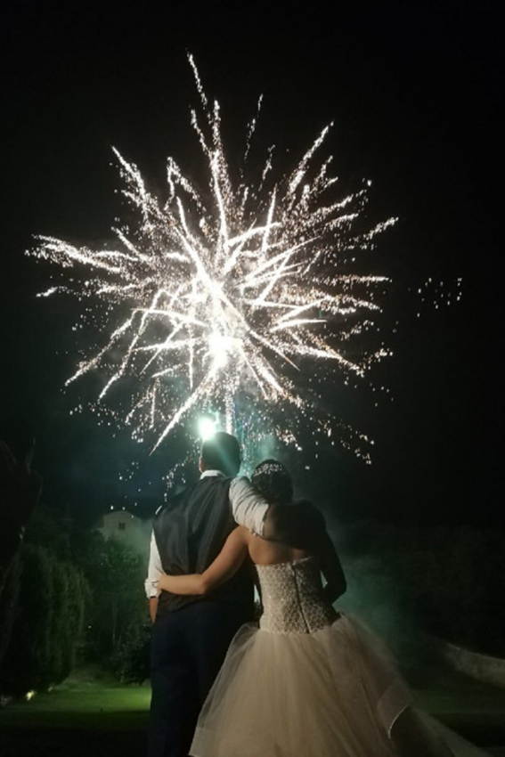 esplosione di fuochi d'artificio ad effetto salice piangente oro | Fuochi d'artifico per matrimoni | Brixia Fireworks